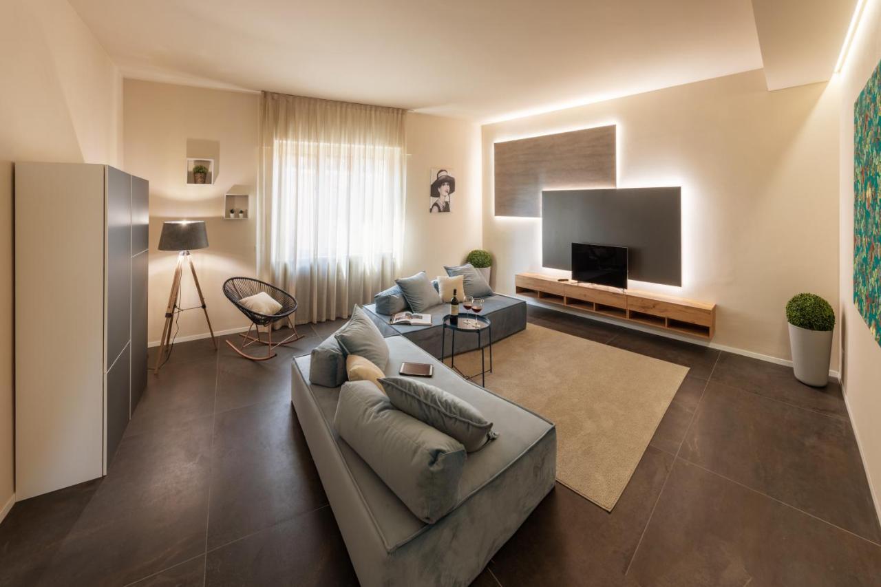 100Towers Deluxe Apartment Alba  Bagian luar foto