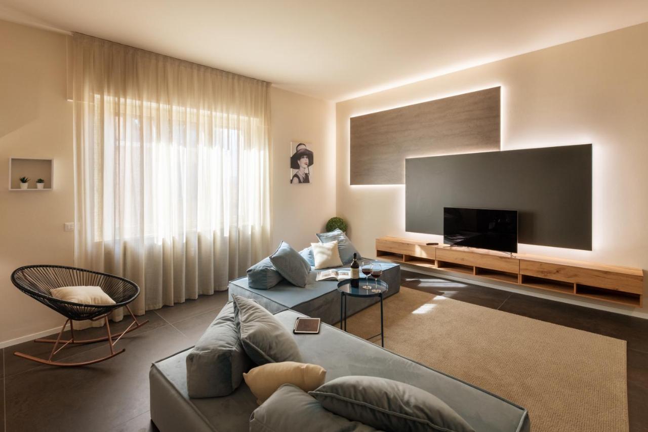 100Towers Deluxe Apartment Alba  Bagian luar foto